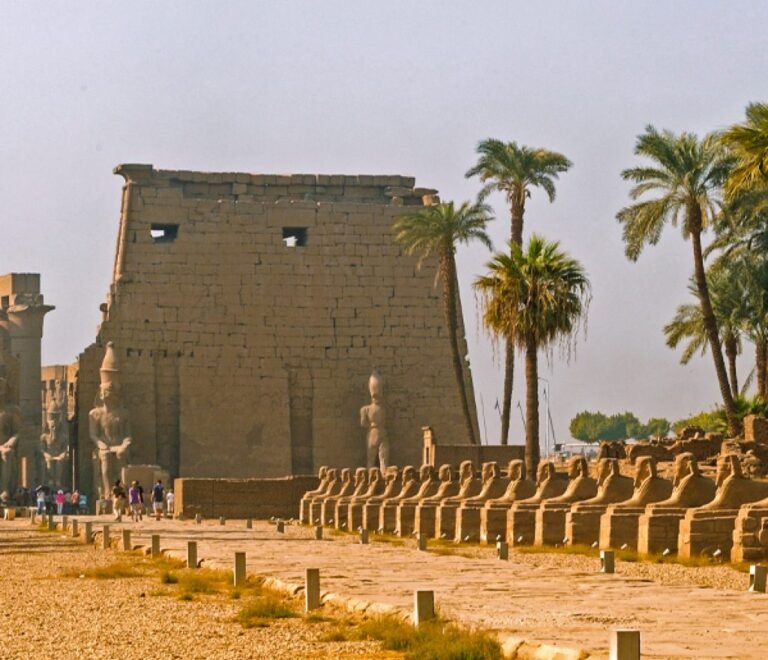 Explore Ancient Egyptian Temples  